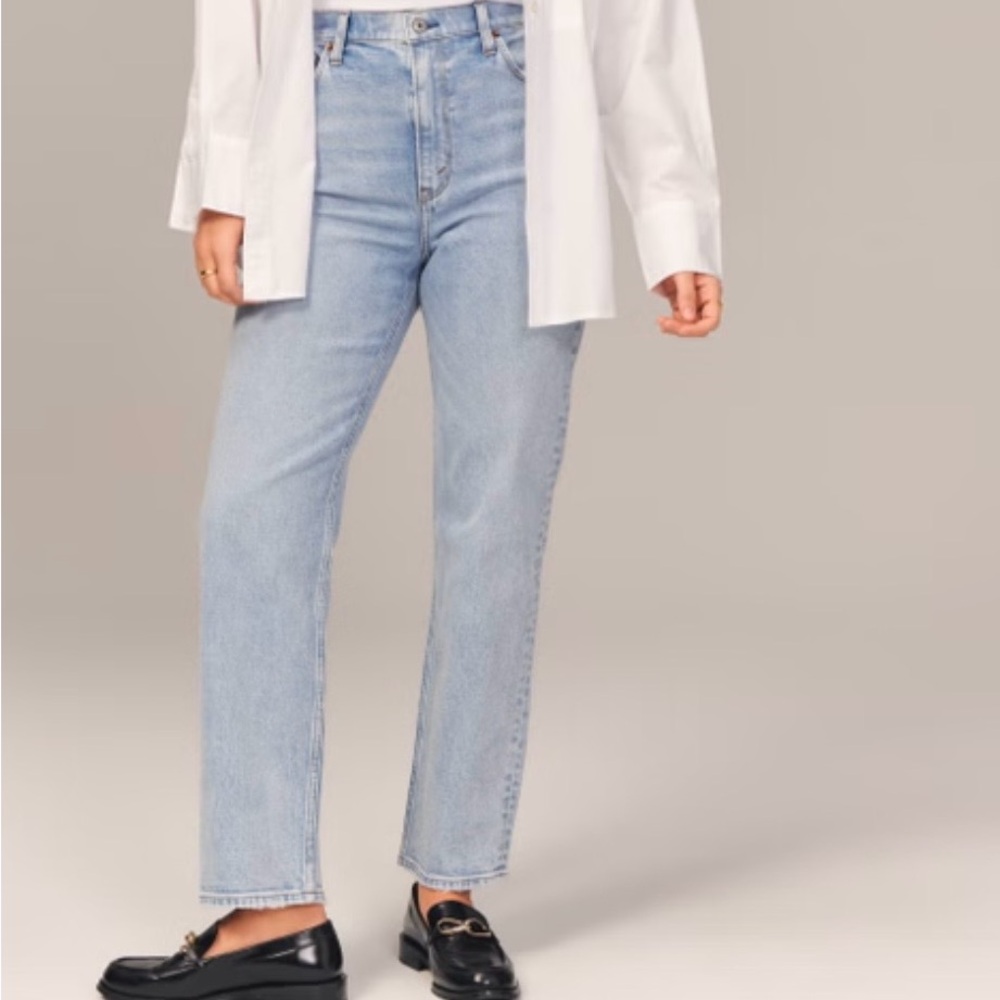 NEW Abercrombie & Fitch Curve Love  Ultra High Rise Jeans in Light Blue